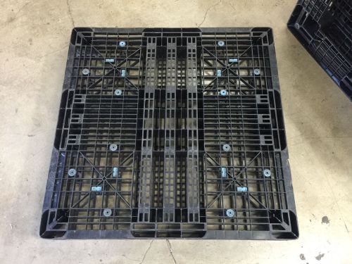 Used Plastic Pallet 43.25&#034;x43.25&#034;x4.25&#034;