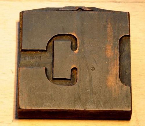 Bold fat letter: e  old wooden letterpress printing block wood type antique for sale