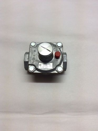 Maxitrol RV47L gas pressure regulator 1/2 PSIG Po 2.8&#034;-5.2&#034;