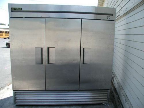 TRUE 3 DOOR (STAINLESS) FREEZER T-72F ON CASTORS (CHEAP SHIPPING) (WARRANTY)