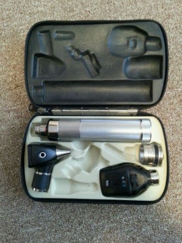 Welch Allyn Diagnostic Set Ophthalmoscope Otoscope