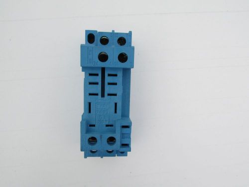 Finder 96.725 Relay socket 15A 250V