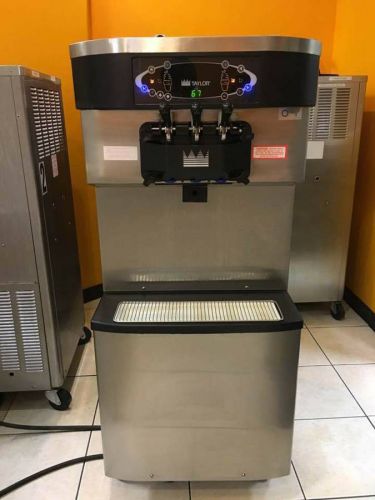 2009 Taylor C713 Air Cooled Soft Serve Frozen Yogurt/Ice Cream Machine