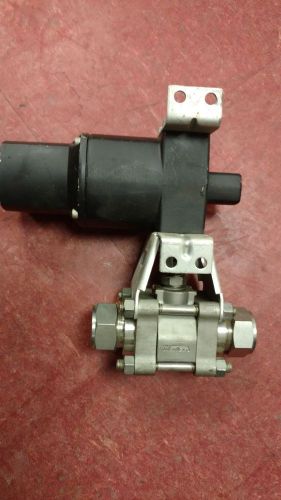 Swagelock Whitey 133-SR Spring Pneumatic Actuator w/ 1&#034; Ball Valve SS-65TS16-33C