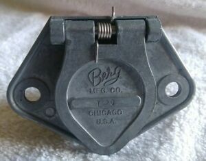 Heavy Duty Large Berg Mfg Co Cast Aluminum Plug Receptacle with Cover # 752D