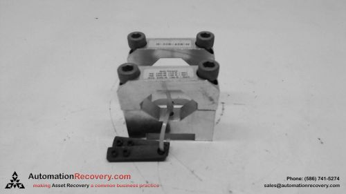 DESTACO M-30B-45B-M 30MM OCT TO 30MM OCTAGONAL TRANSITION BRACKET, SEE DESC