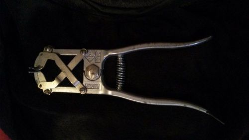 Vintage Metal Bull Bander Castration Tool Calves Sheep Goats Ideal Instrument Co