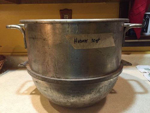 HOBART MIXER 30 QUART BOWL THAT FITS A 60 QUART MIXER. VMLH 30