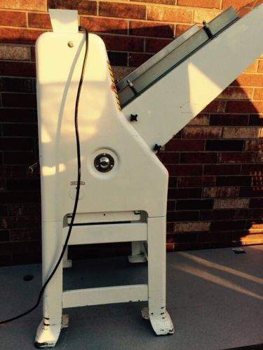 OLIVER GRAVITY FEED BREAD SLICER MODEL 797-32NC