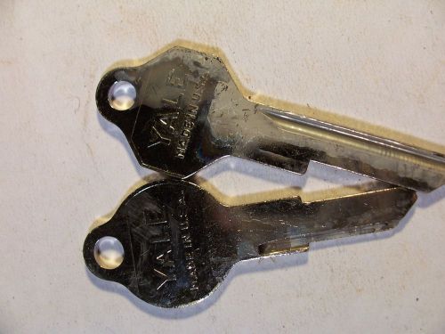 1 SET   OLD   VINTAGE STUDEBAKER    BY YALE      KEYS   UNCUT    LOCKSMITH