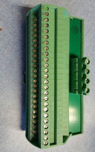 Phoenix contact power distribution block 2903717 din rail mount