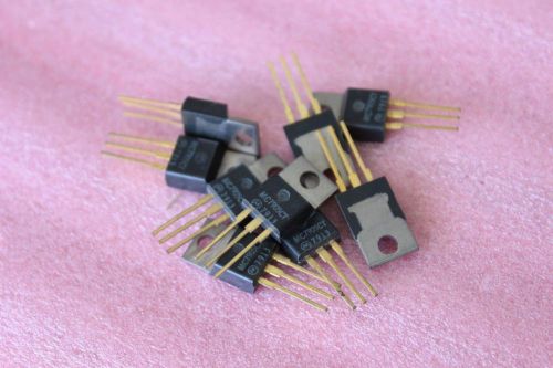 9 Motorola MC7905CT 3-terminal negative fixed voltage regulators