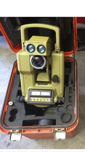 WILD HEERBRUGG THEOMAT THEODOLITE T1000 With WILD DI 1000
