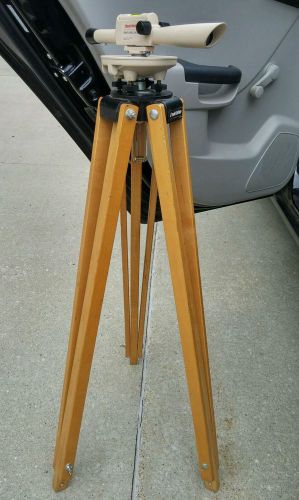 David White LP6-20 Transit Sight Level w/ Wooden Tripod, 8&#039; Rod Ruler and Case