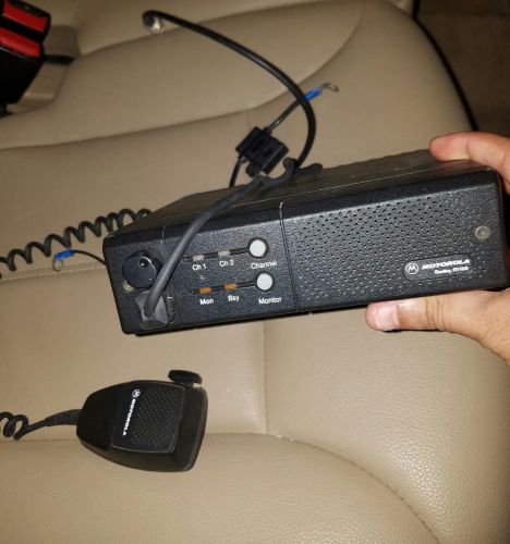 MOTOROLA M120 UHF 2 CHANNEL W/ MIC