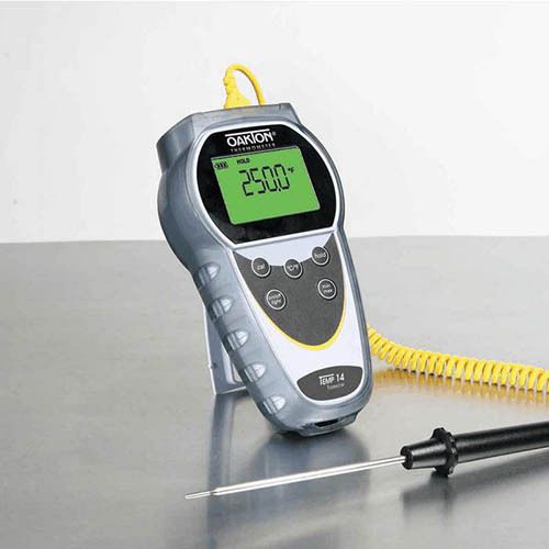 Oakton wd-35426-01 temp 14 thermistor meter &amp; nist calibration report for sale