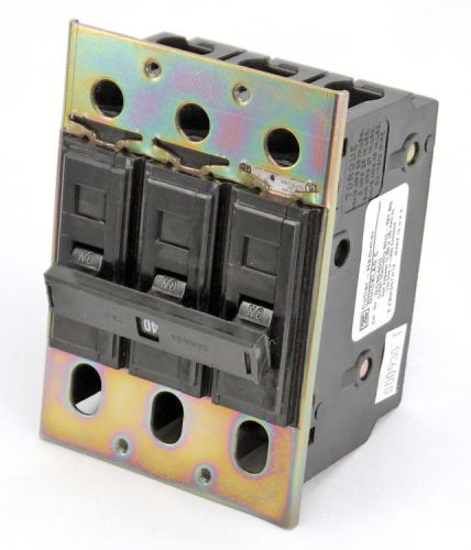 Cutler hammer quicklag-c qc3040h 40a 3p circuit breaker 40 amp 40amp 3-pole for sale