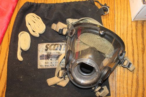 Scott AV-2000 SCBA Mask  Large With Storage Bag