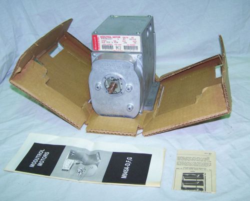 NEW HONEYWELL Modutrol Motor model M945B 1057 NOS