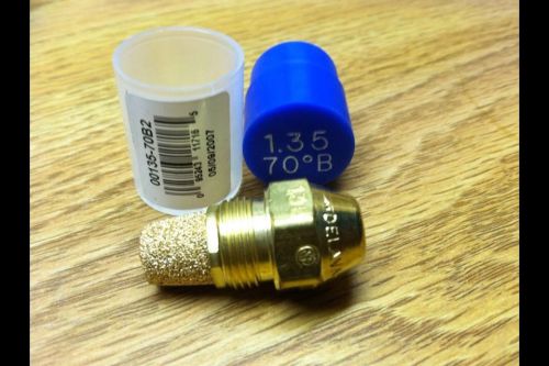 Oil Burner Nozzle Delavan 1.35 GPH 70 Degrees B 00135-70B2 New