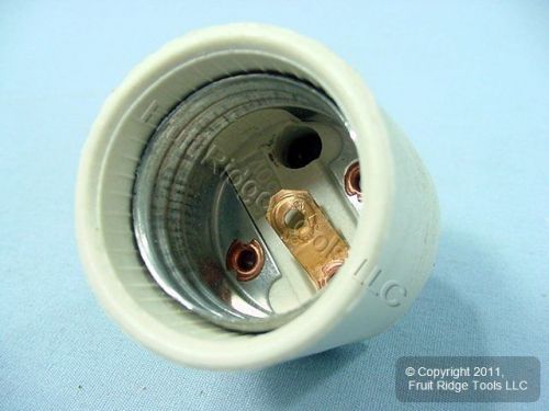 Leviton porcelain lamp holder pan light socket hickey 3152 for sale