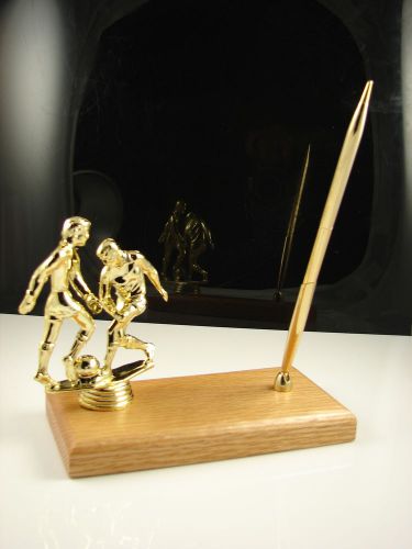 Oak Wood Gold Tone Soccer Sport Trophy Pen Desk Set Accessory New