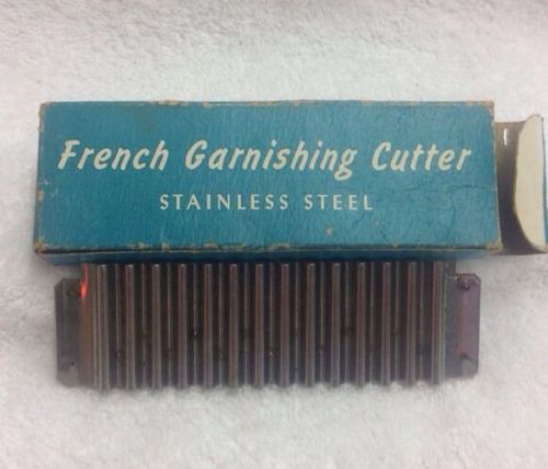 VINTAGE FRENCH GARNISHING CUTTER w/box