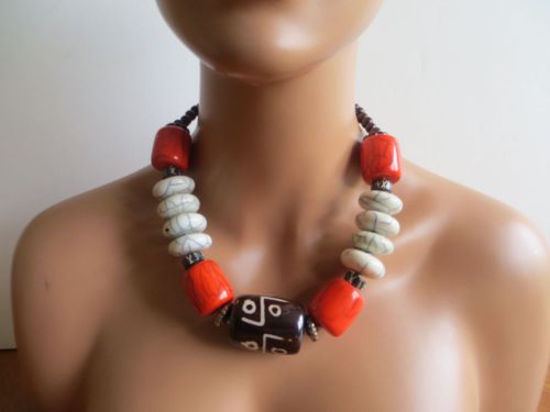 Ethnic Tibetan Amber Resin Tribal Necklace - Bone