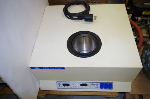 VIRTIS BENCHTOP VACUUM TEMPERATURE CHAMBER