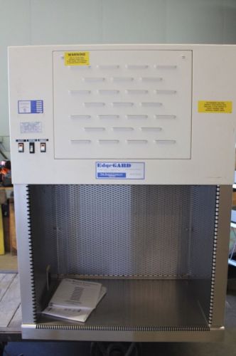 EdgeGARD EGB-3252 Laminar Flow Clean Room Hood. Baker Vertical Bench.