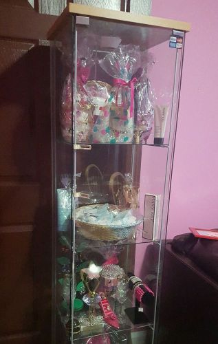 Glass display unit