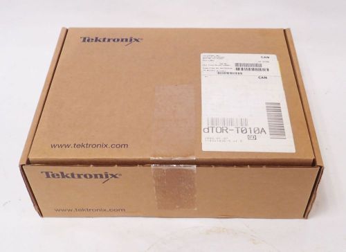 BRAND NEW TEKTRONIX P5205 100MHz HIGH VOLTAGE DIFFERENTIAL PROBE w ACC. BNIB/NOS