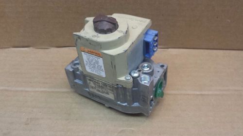 Lennox - Honeywell(VR8204H1048) Slow Opening Natural Gas Valve