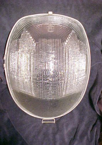 GE NO. 510 STREET LIGHT GLOBE GE TEAR DROP SHADE  &#034;NEW OLD STOCK&#034;