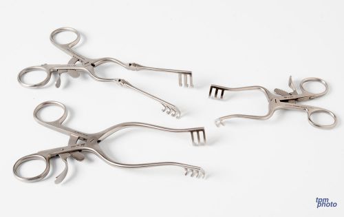 Lot 3 Sklar Weitlaner Retractor (1) No. 42-1655 (1) No. 42-1965 (1) No. 22-8245