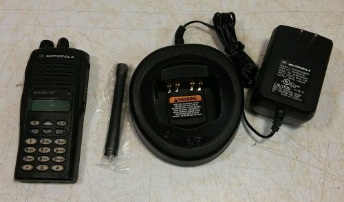 Used Motorola HT1250LS AAH25SDH9DP6AN UHF 16ch Radio,Charger,Antenna