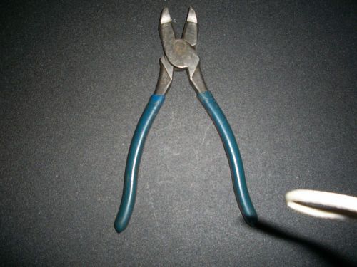 9 INCH KLEIN LINEMAN PLIERS