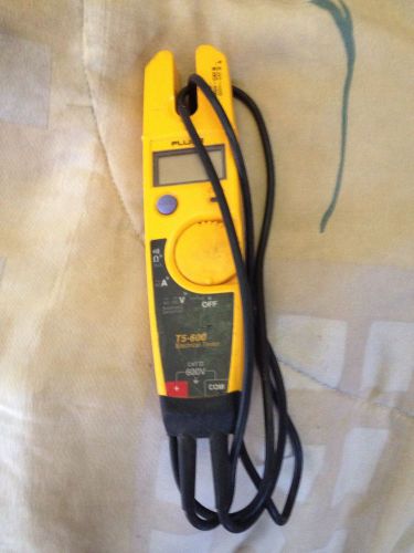 Fluke t-5 600 voltage tester