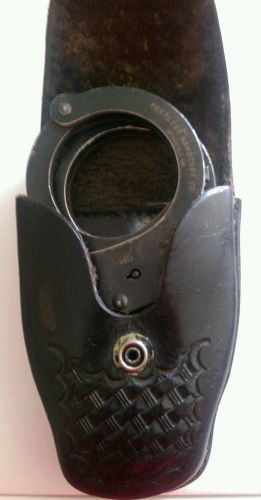 USED BLACK PEERLESS MODEL 701B HANDCUFFS w/ Key +TEX SHOEMAKER #204 CASE...NICE!