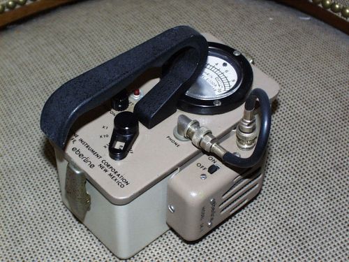 EBERLINE HAND HELD GEIGER COUNTER MDL. 130A