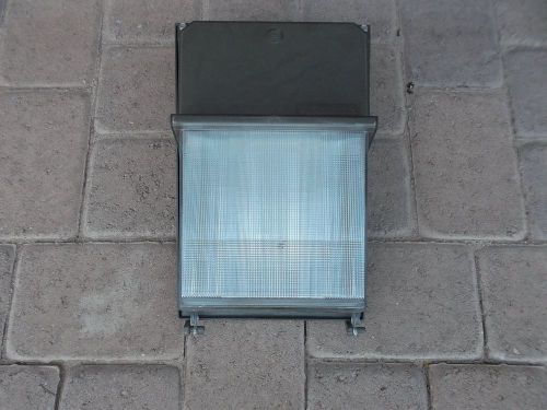 Appleton Electric Wallmaster G-WM230L-48, 70 watt Sodium Vapor Security Light