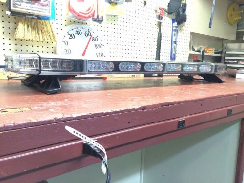 Whelen LFL Liberty SX Super LED Lightbar w/ alley and takedown lights w/ bracket