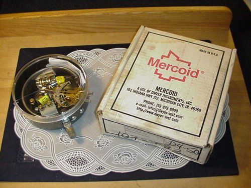 Dwyer Mercoid DA-31-127-4 Pressure Switch Bourdon Tube New In Box