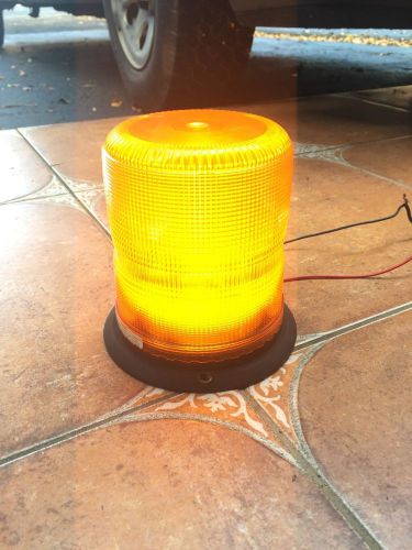 Amber Beacon Strobe Light Model 6670 12-24 VDC