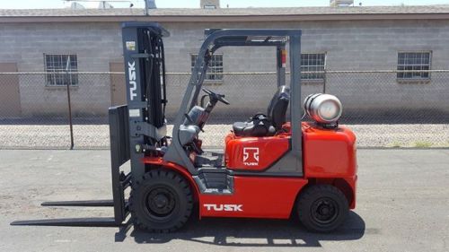 2006 Komatsu (TUSK) Pneumatic Forklift - Nissan K25L Engine, Triple Mast, LPG