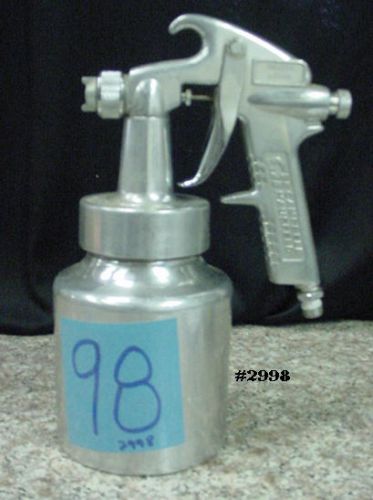 AIR PAINT SPRAY GUN          (BY: CAMPBELL HAUSFELD)