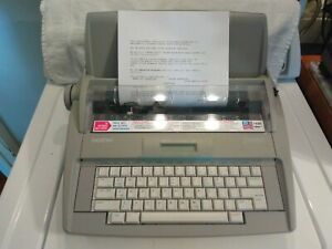 Brother SX-4000 Electronic Typewriter w/ Keyboard Cover