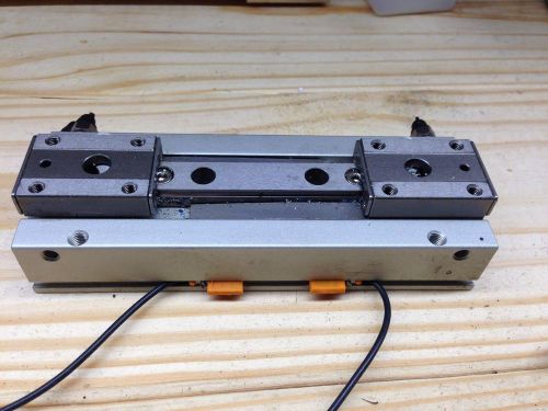 SMC MHF2-16D2R COMPACT LINEAR SLIDE PNEUMATIC CYLINDER GRIPPER (Make An Offer!)