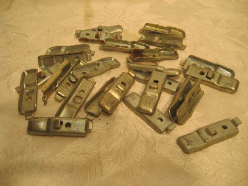 REPUBLIC SHELVING CLIPS - 26 PIECE LOT