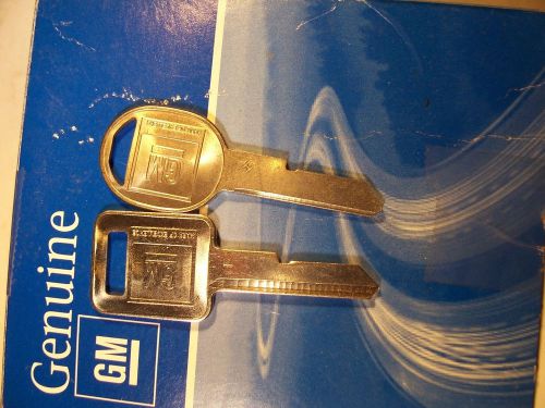 1 SET  GM  NOS GENUINE  E &amp; H   BRIGGS &amp; STRATTON   KEY BLANK   UNCUT